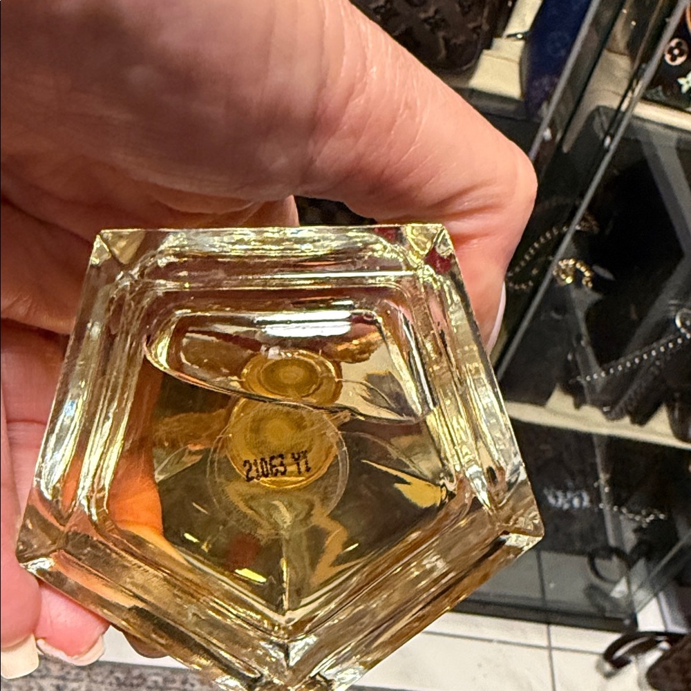 Vince Camuto Fragrance with Gold and Red Details - Picture 2 of 2